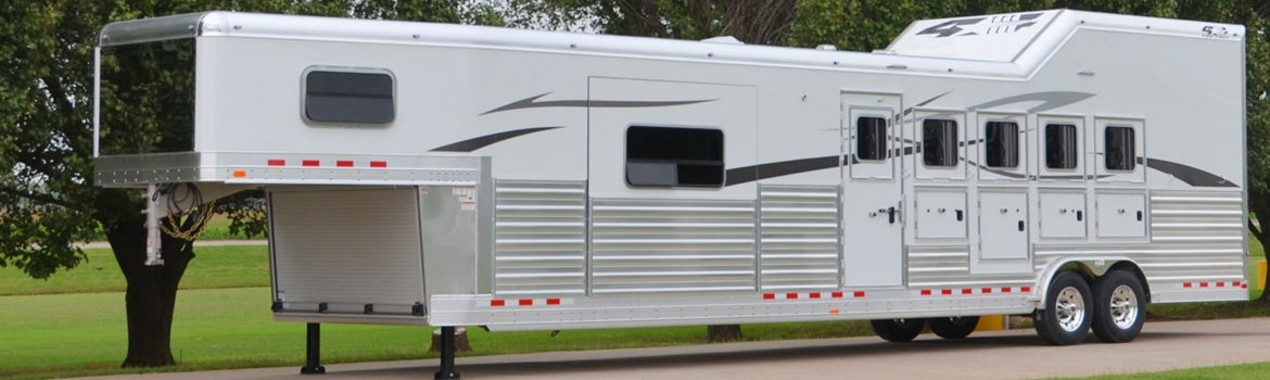 2019 4-Star Trailers living quarter